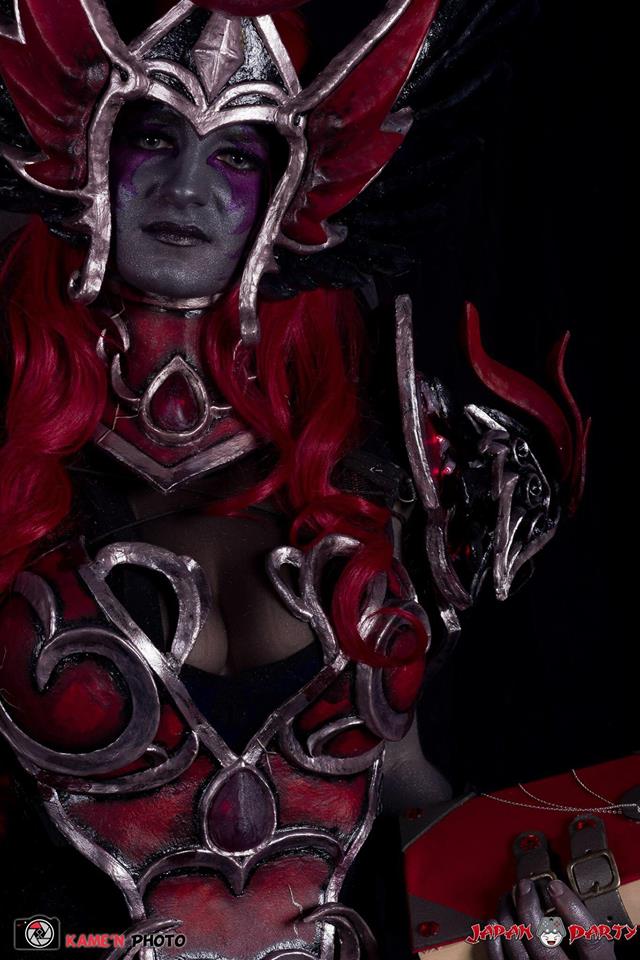 Cosplay Tyrande Maestra en rojo por Vilina Cosplay Cosplay Tyrande Maestra en rojo por Vilina Cosplay